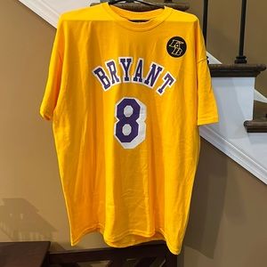 Kobe Bryant Tribute Tshirt 8 24 Lakers XL